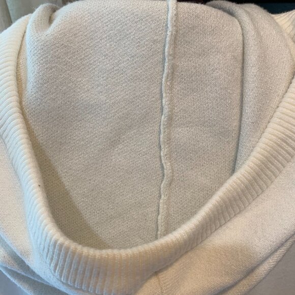 Sweater Cream with Silver Stars 1X NWT Hooded - Picture 6 of 13